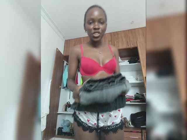 Petiteebony webcam