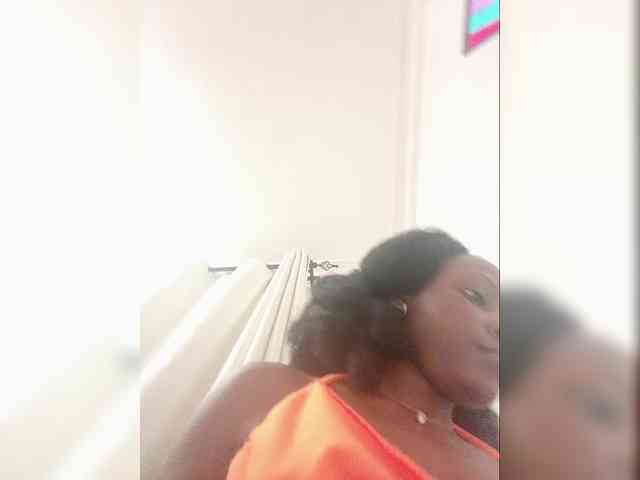 Petiteebony webcam