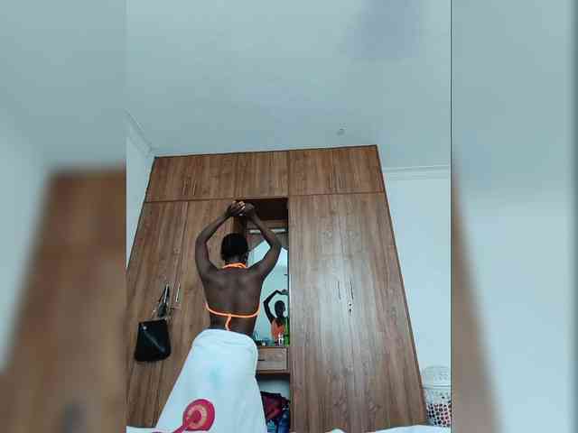 Petiteebony webcam