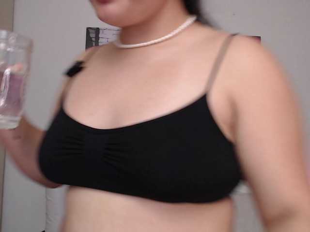  Emilyclark chat room
