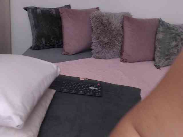 emilyclark webcam