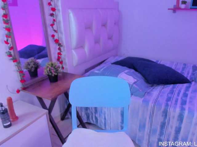 QueenLatina's BongaCams show and profile