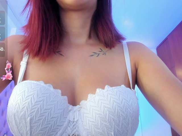 QueenLatina's BongaCams show and profile