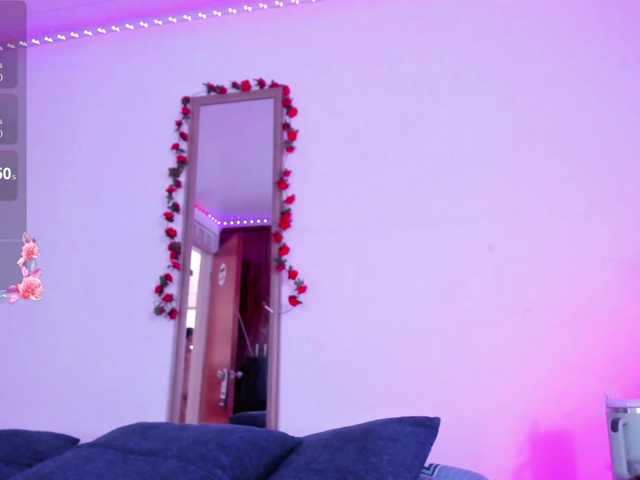 QueenLatina's BongaCams show and profile