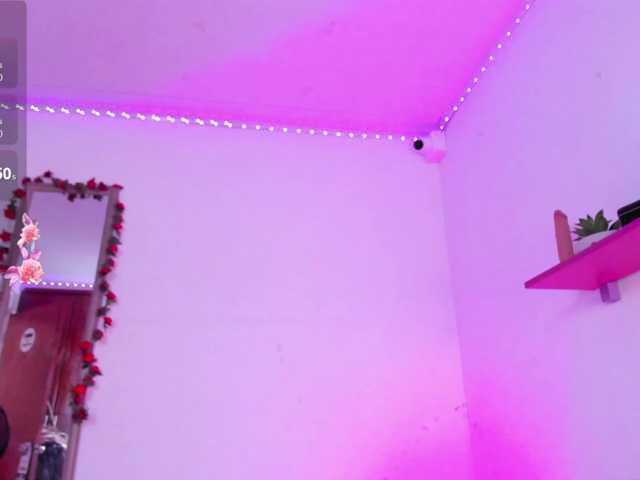 QueenLatina's BongaCams show and profile