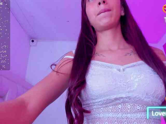 QueenLatina webcam