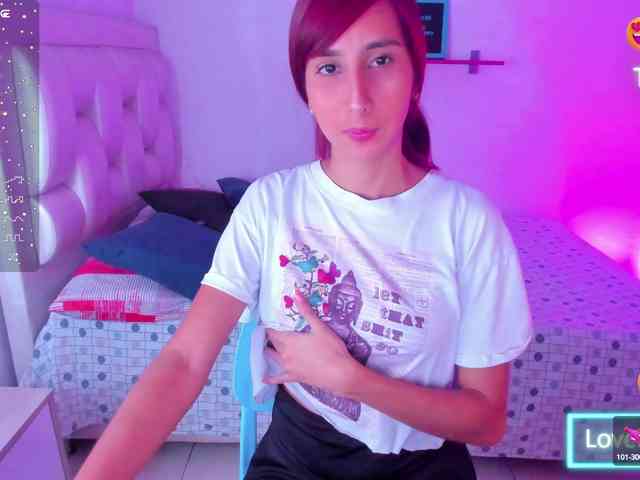 QueenLatina webcam
