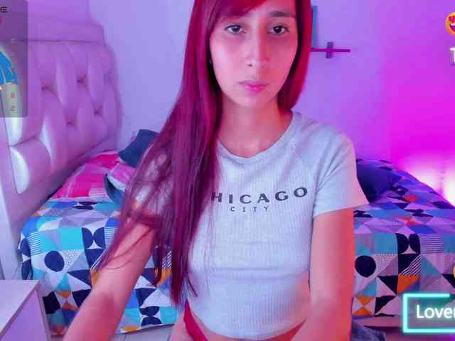 QueenLatina webcam