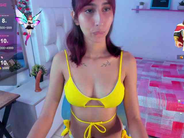 QueenLatina webcam