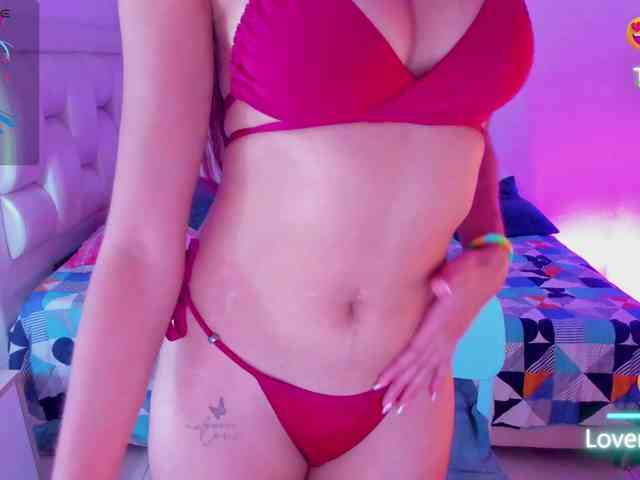 QueenLatina webcam