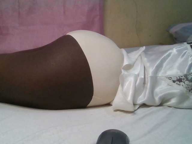 Hot-Sherry's BongaCams show and profile