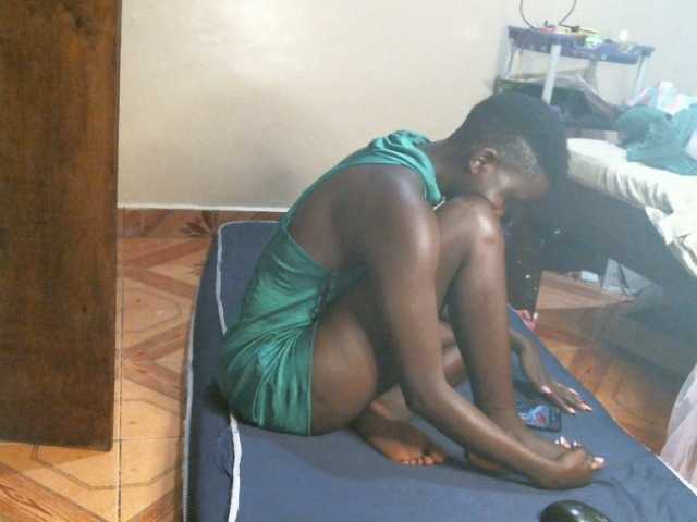 Hot-Sherry's BongaCams show and profile