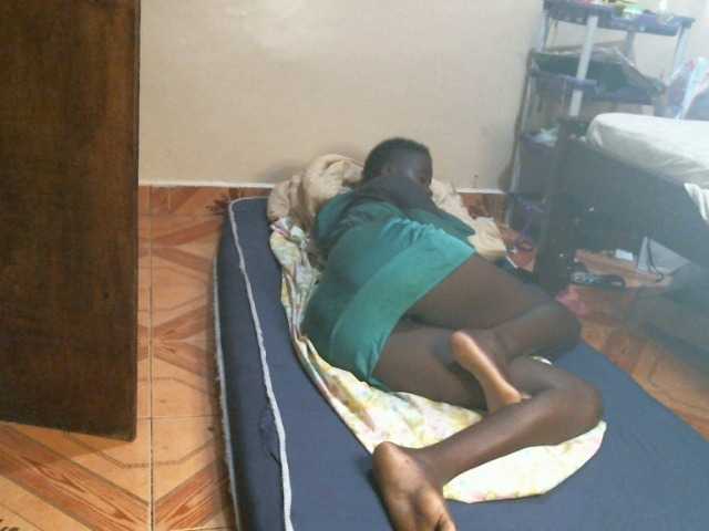 Hot-Sherry's BongaCams show and profile