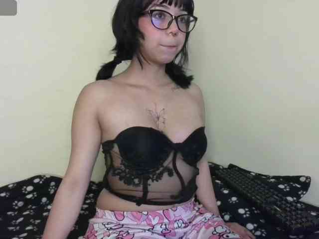 ShopiaFoxx webcam