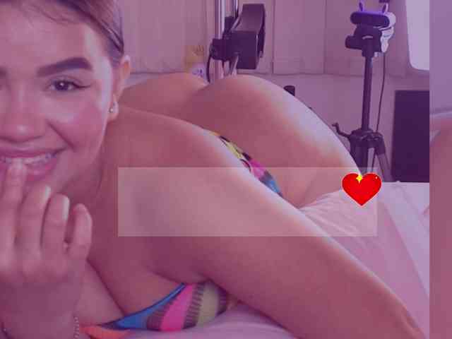 Curvy-Cutie webcam
