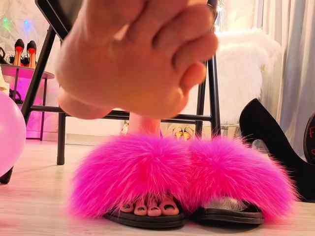 KrisHeels webcam