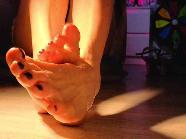 KrisHeels webcam