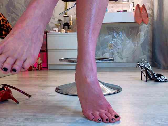 KrisHeels webcam