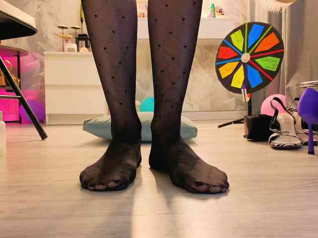 KrisHeels webcam