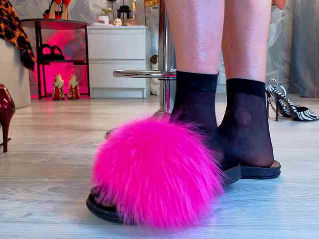 KrisHeels webcam