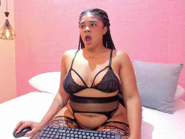 YennyBrunnette webcam