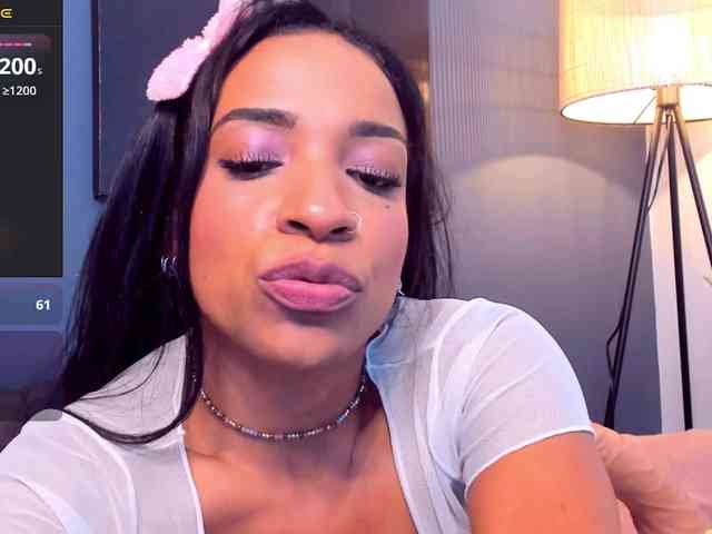 Ebony-Skye webcam