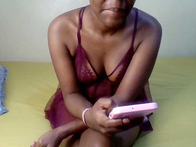  Hollyvigirn chat room