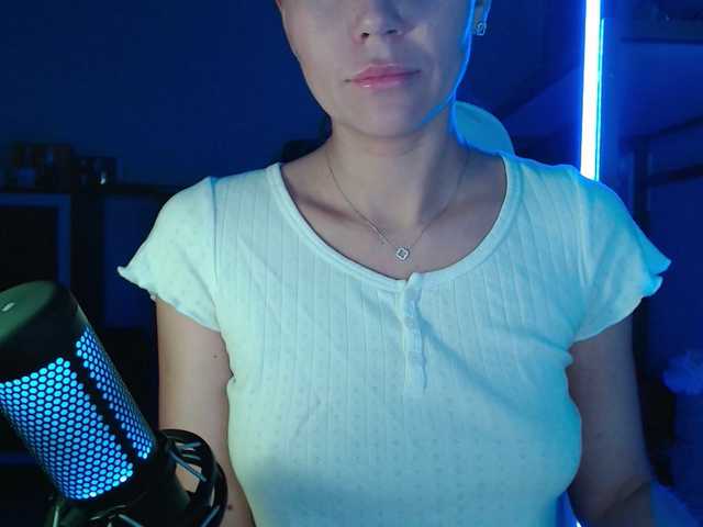 QWEENII's BongaCams show and profile