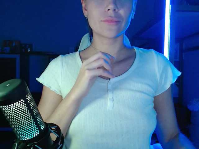 QWEENII's BongaCams show and profile