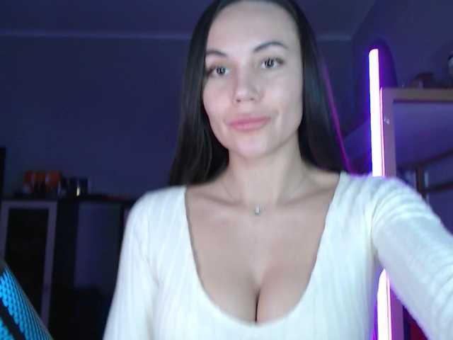 QWEENII's BongaCams show and profile