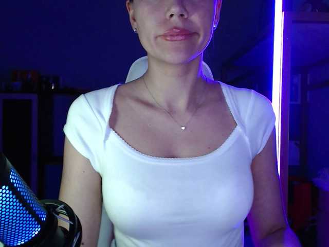 QWEENII's BongaCams show and profile