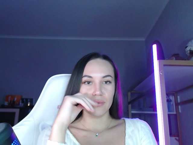 QWEENII's BongaCams show and profile