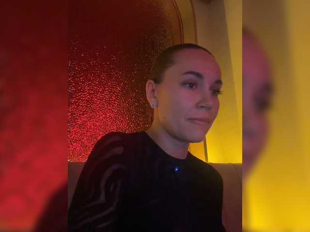 QWEENII's BongaCams show and profile