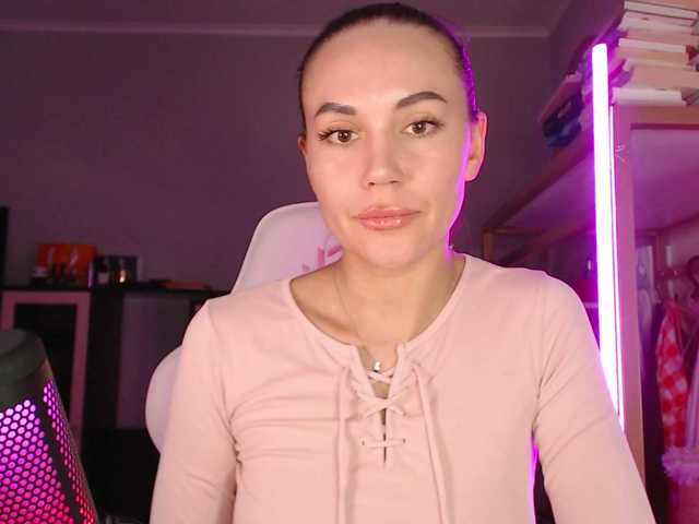 QWEENII's BongaCams show and profile