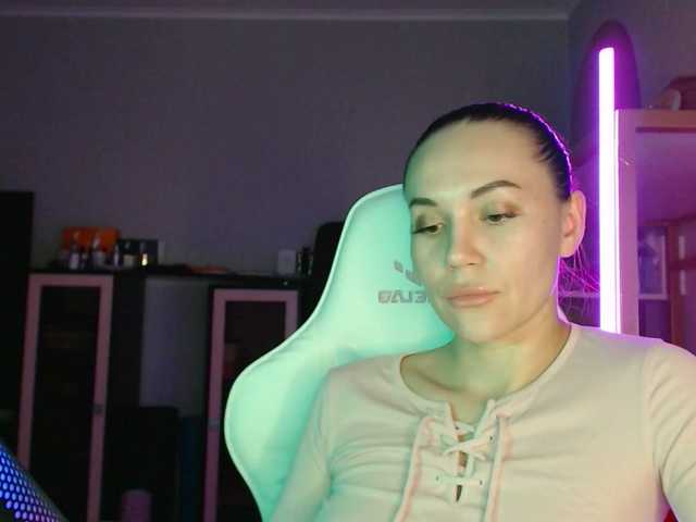 QWEENII's BongaCams show and profile