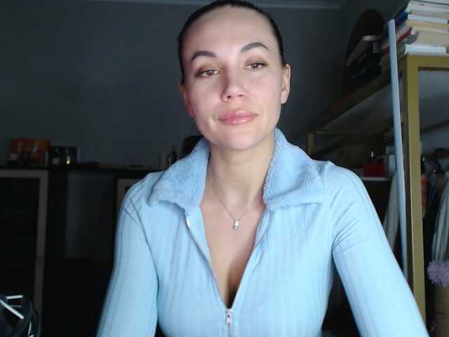 QWEENII's BongaCams show and profile