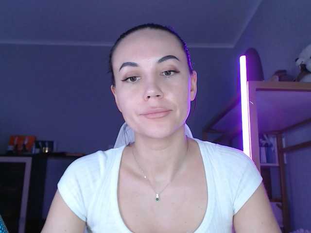 QWEENII's BongaCams show and profile