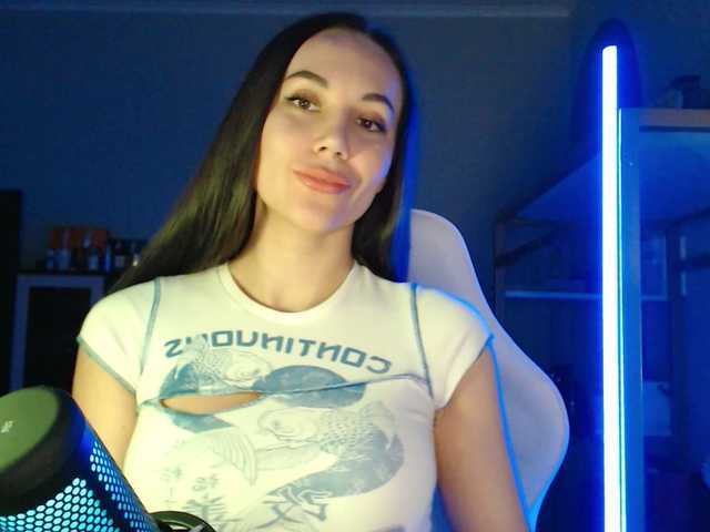 QWEENII's BongaCams show and profile