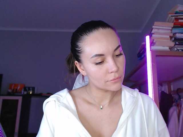 QWEENII's BongaCams show and profile