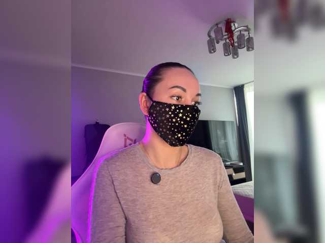 QWEENII's BongaCams show and profile