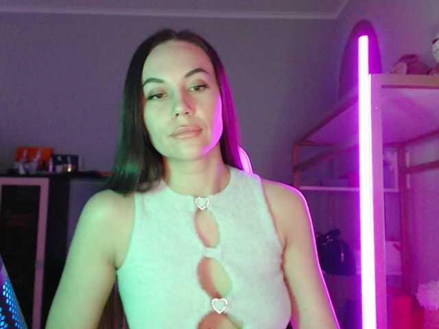 QWEENII's BongaCams show and profile
