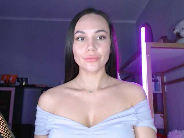 QWEENII's BongaCams show and profile