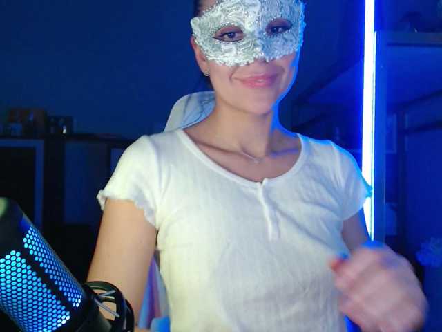 QWEENII's BongaCams show and profile