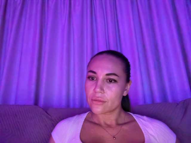  QWEENII chat room