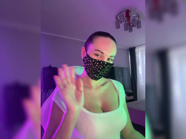 QWEENII's BongaCams show and profile