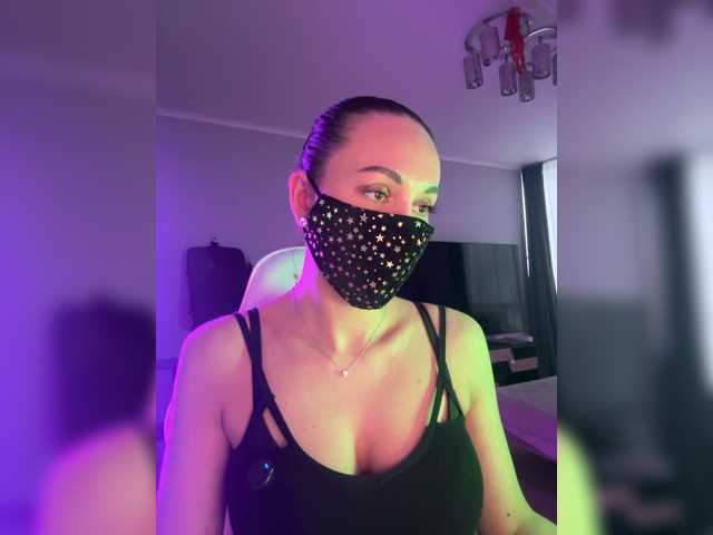 QWEENII's BongaCams show and profile