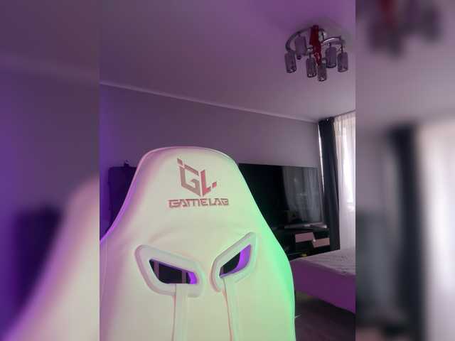 QWEENII's BongaCams show and profile