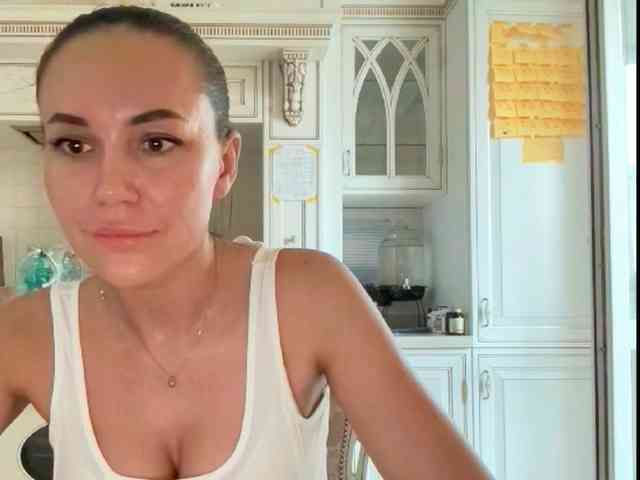 QWEENII webcam