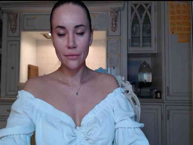 QWEENII webcam