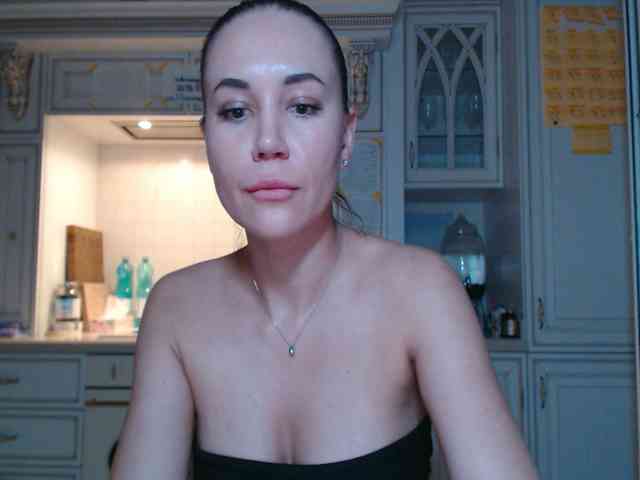 QWEENII webcam